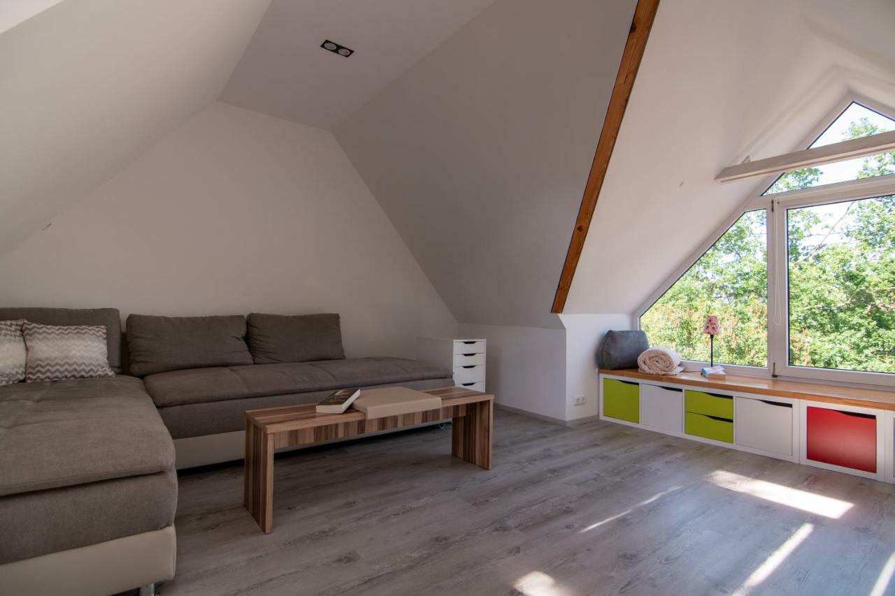 Ferienhaus Goermer Mit Wasserbett Schmölln Exteriör bild