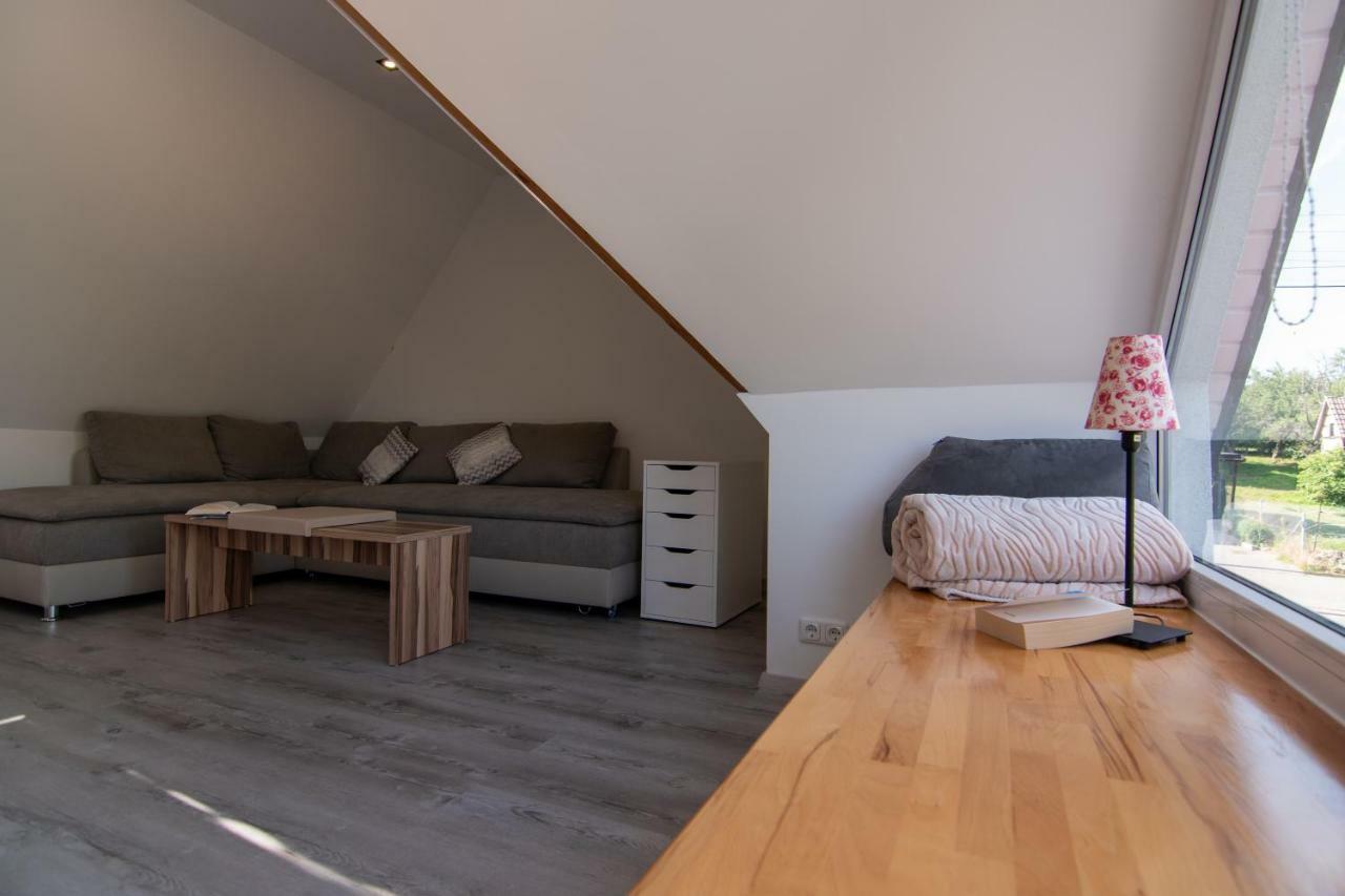 Ferienhaus Goermer Mit Wasserbett Schmölln Exteriör bild
